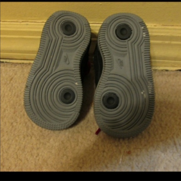 Air Jordan kids size 4c - Picture 3 of 3